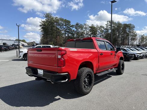 Used 2020 Chevrolet Silverado 1500 LT Trail Boss image 8