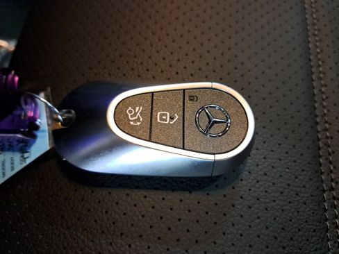 New 2026 Mercedes-Benz GLC 300 4MATIC image 37