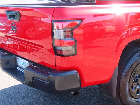 Used 2025 Nissan Frontier S image 12