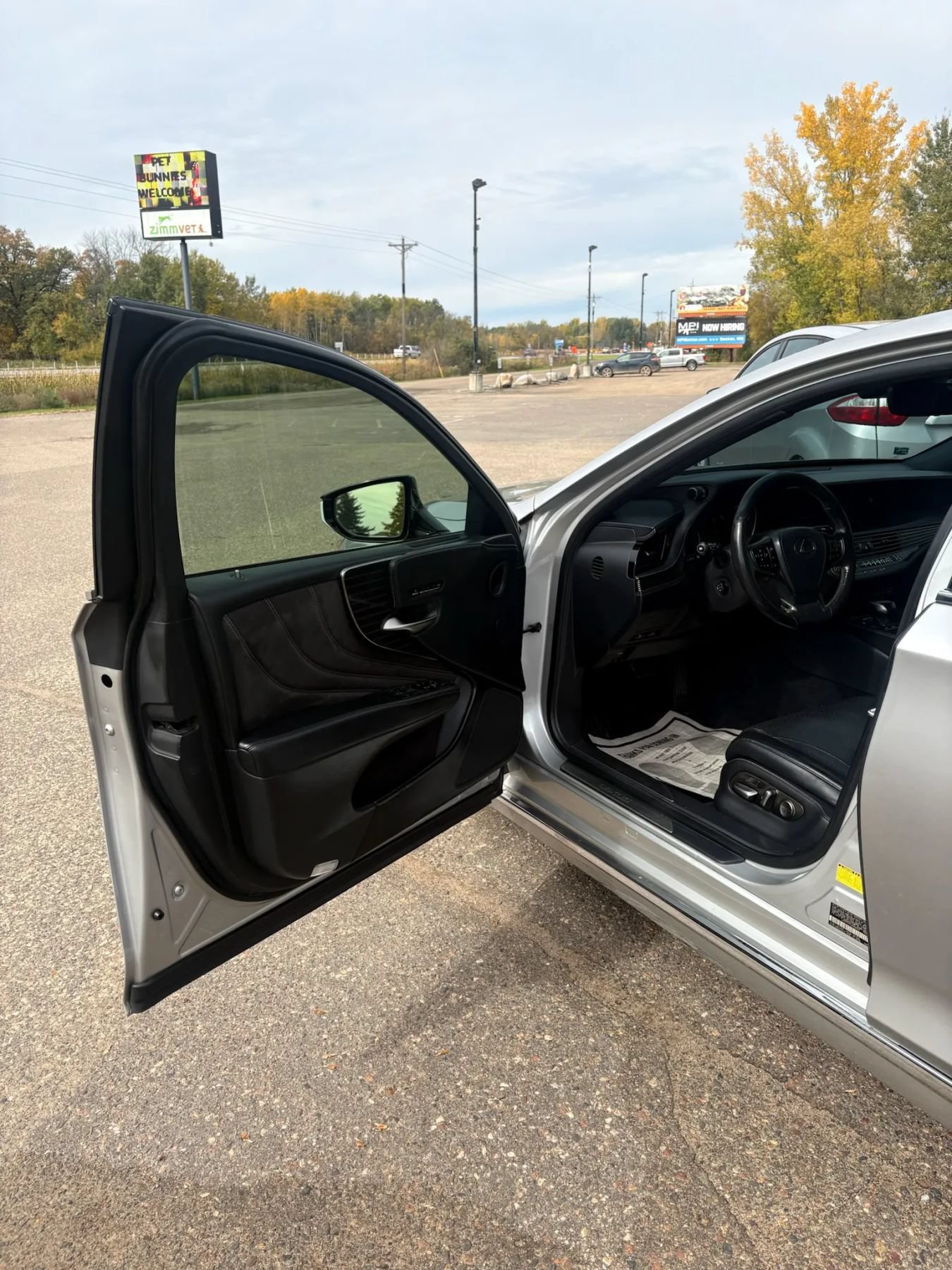 Used 2018 Lexus LS 500h AWD w/ Accessory Package (Z1) image 10