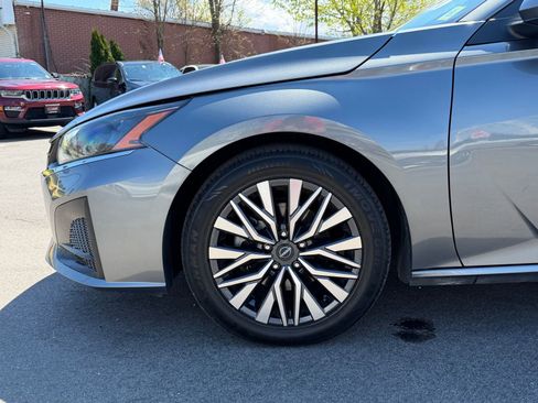 Used 2023 Nissan Altima 2.5 SV FWD image 10