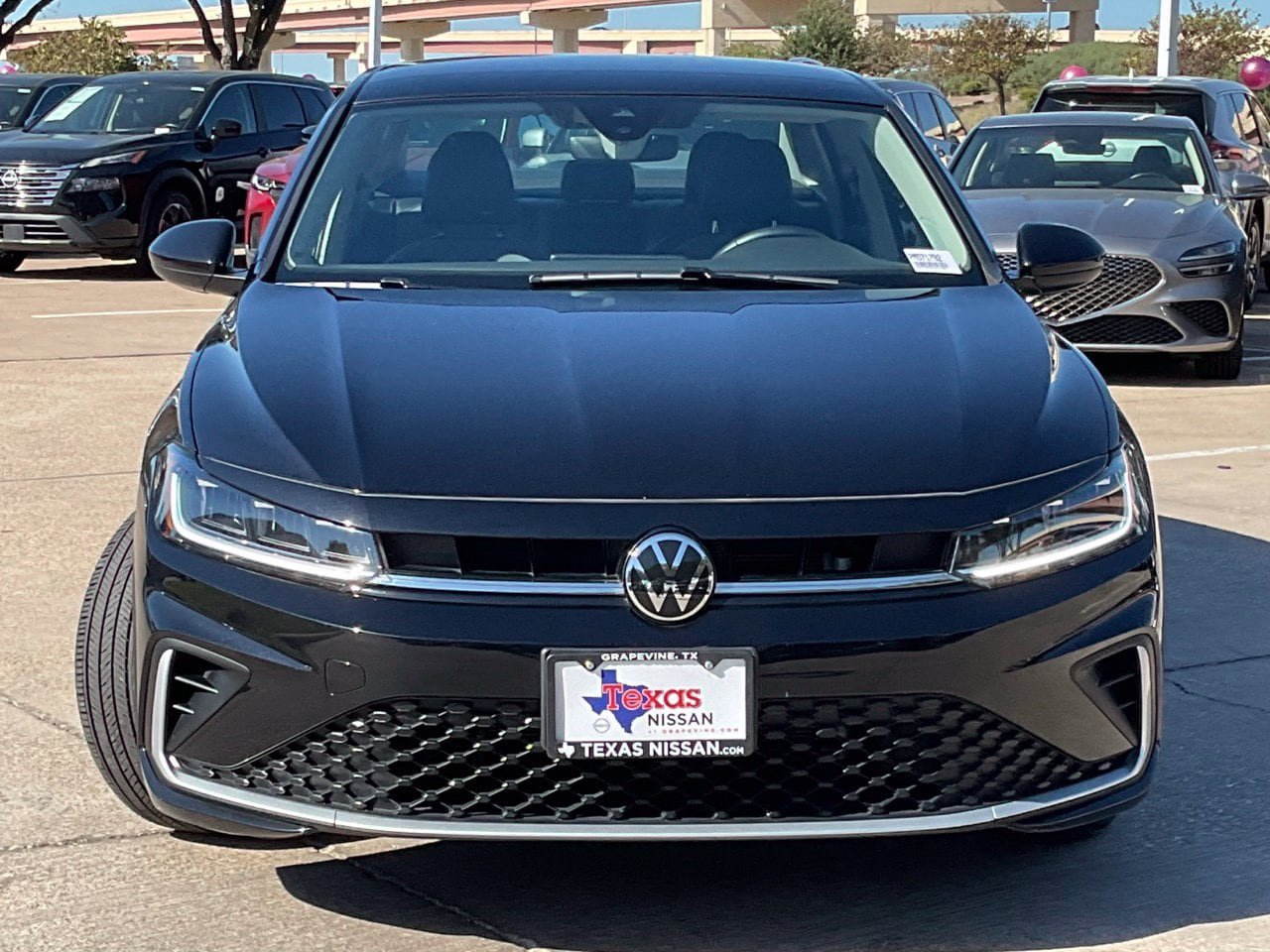 Used 2025 Volkswagen Jetta SE FWD image 2