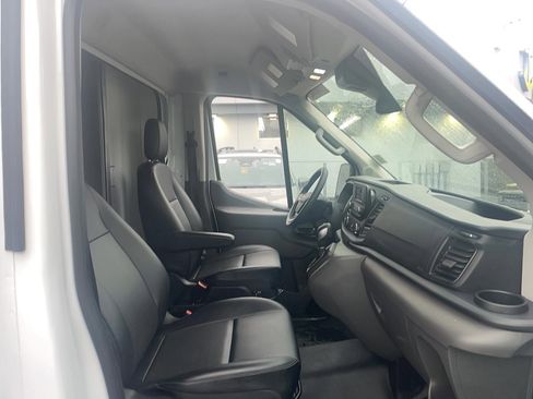 Used 2023 Ford Transit 350 BOX TRUCK image 9