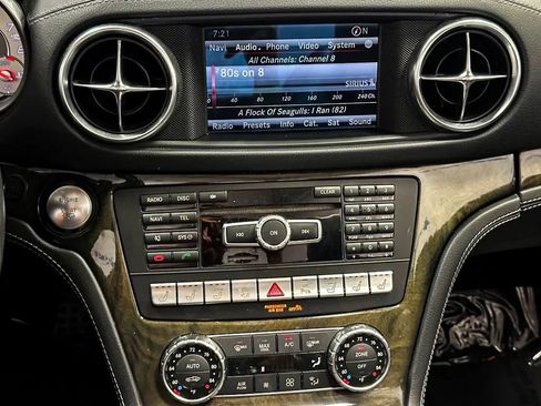 Used 2014 Mercedes-Benz SL 550 image 30