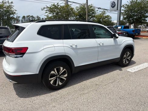 Certified 2024 Volkswagen Atlas SE FWD image 17