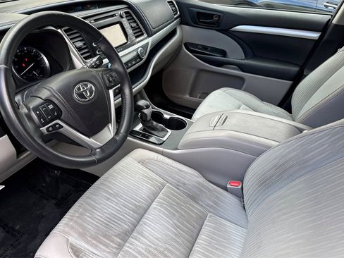 Used 2014 Toyota Highlander Plus image 9