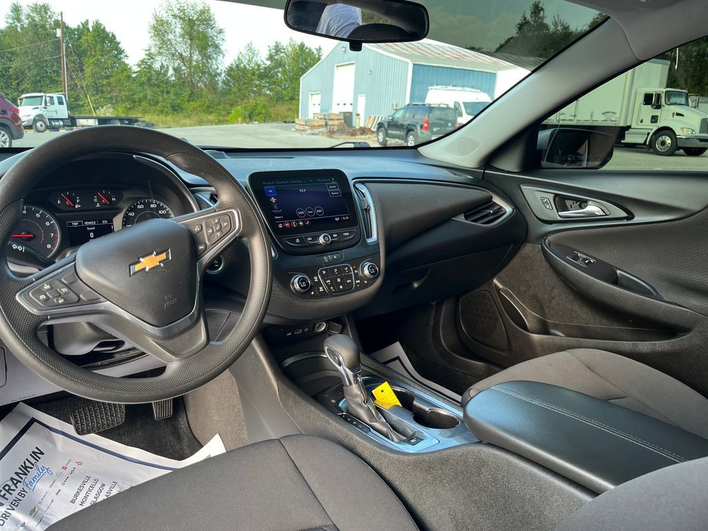 Used 2022 Chevrolet Malibu LT FWD image 14