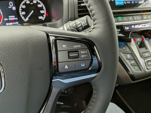 New 2026 Honda Odyssey Touring image 8