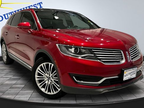 Used 2018 Lincoln MKX Reserve w/ Driver Assistance Package FWD image 3