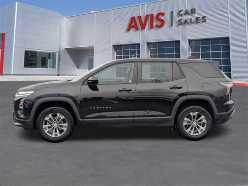 Used 2025 Chevrolet Equinox LT image 2