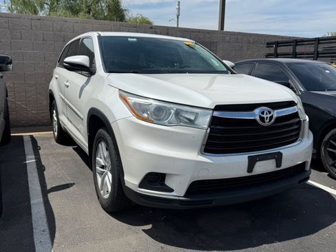Used 2016 Toyota Highlander LE AWD/4WD image 5