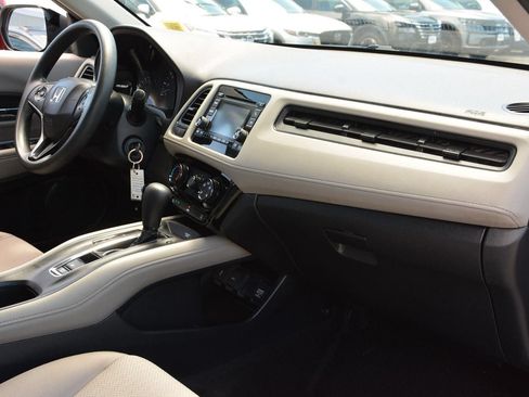Used 2018 Honda HR-V LX image 19