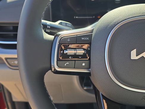 New 2026 Kia Carnival image 30