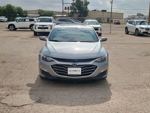 Used 2025 Chevrolet Malibu LT FWD image 3