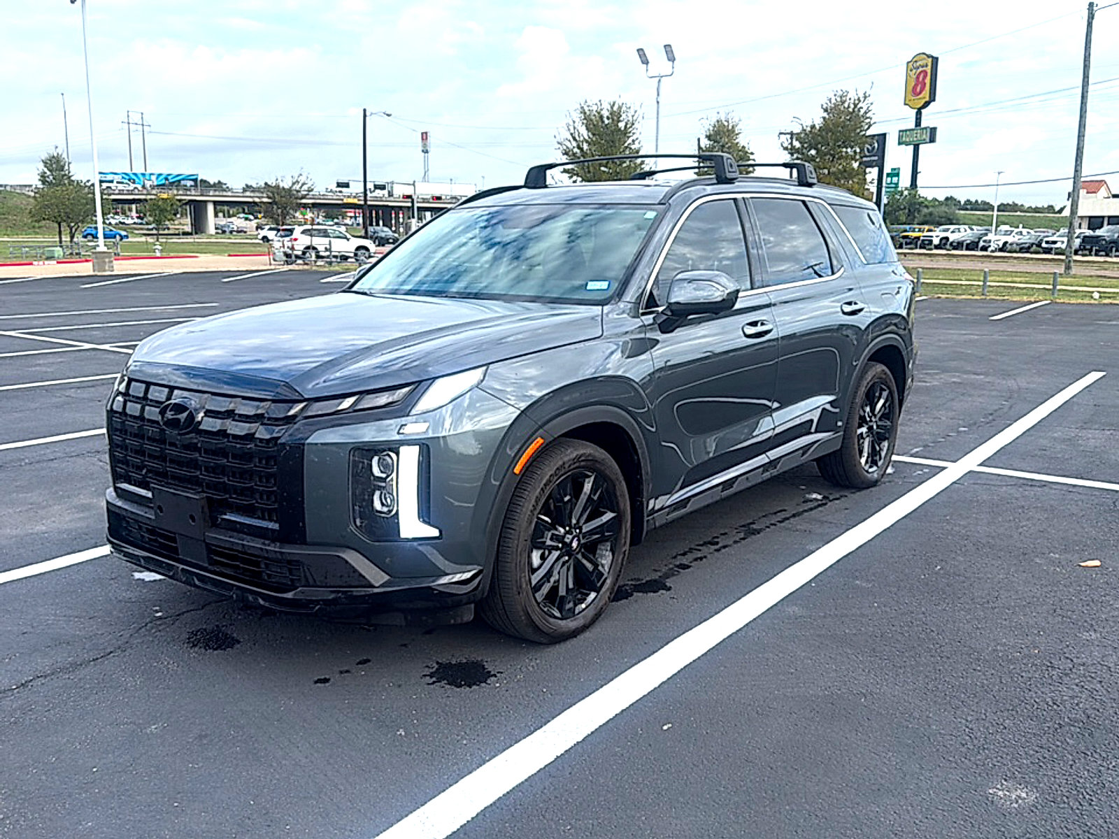 Used 2025 Hyundai Palisade XRT FWD image 2