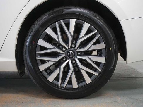 Used 2023 Nissan Altima 2.5 SV image 9