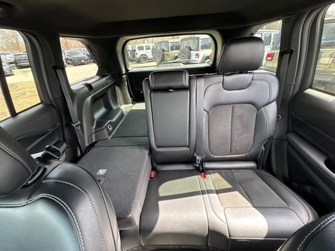 Used 2025 Jeep Grand Cherokee Altitude image 26