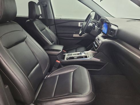 Used 2021 Ford Explorer XLT w/ Equipment Group 202A RWD image 21