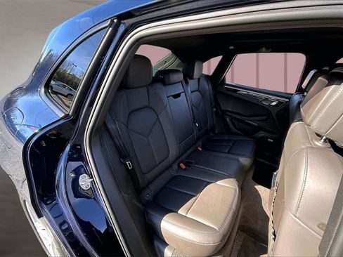 Used 2021 Porsche Macan image 27