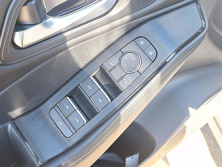 Certified 2024 Nissan Rogue SL w/ SL Premium Package FWD image 10