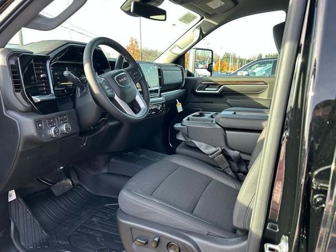 New 2026 GMC Sierra 2500 SLE image 6