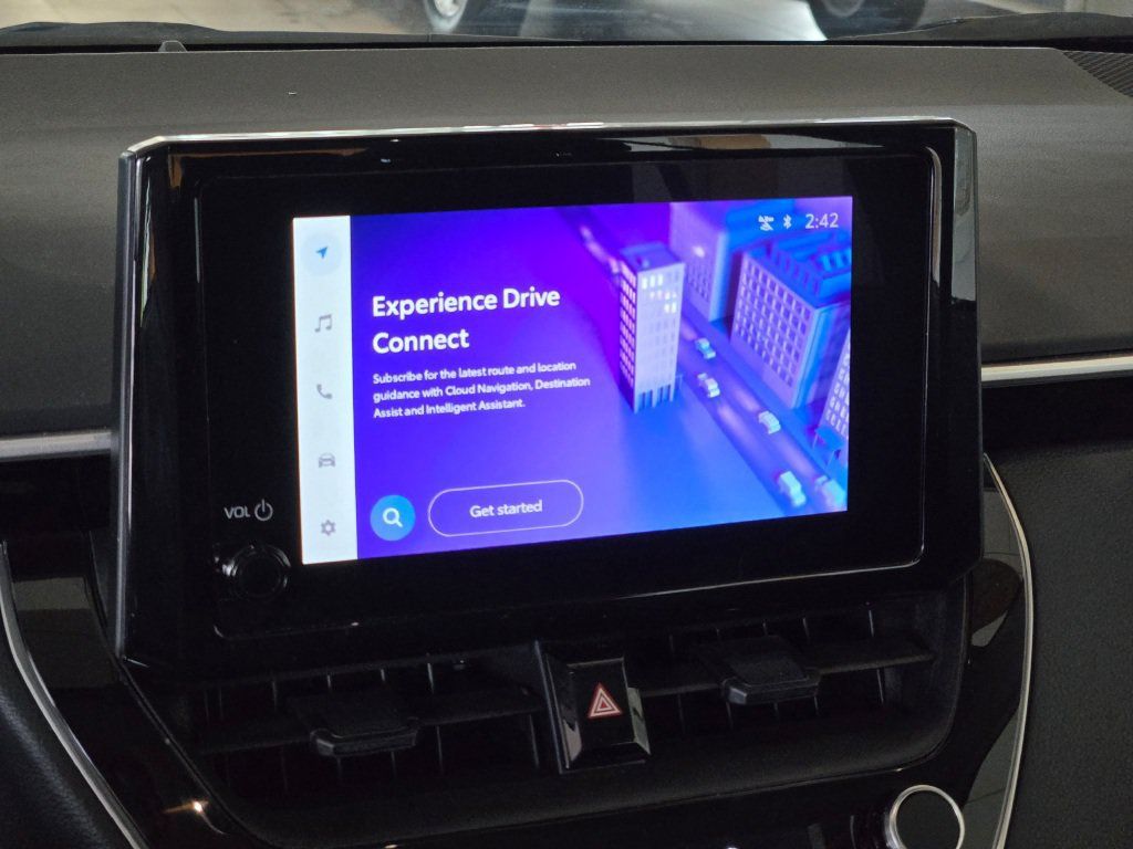 Used 2025 Toyota Corolla LE FWD image 21
