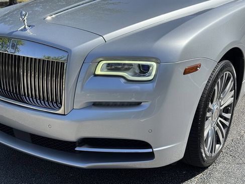 Used 2016 Rolls-Royce Dawn image 35