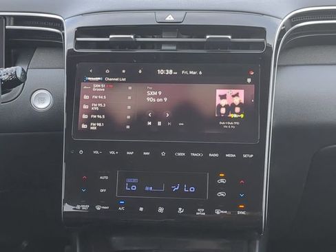 Used 2024 Hyundai Tucson Limited image 17