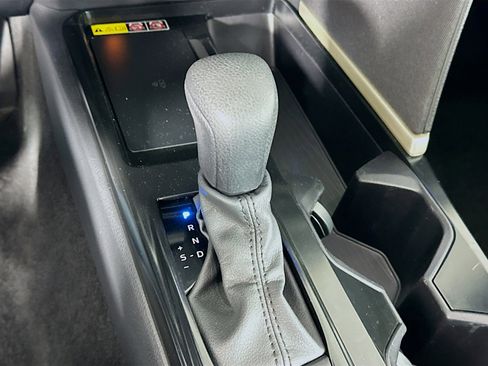 Used 2025 Toyota Camry LE image 25