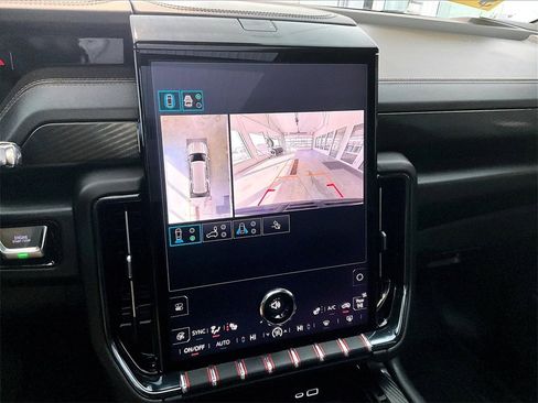 Used 2025 GMC Yukon AT4 w/ LPO, Floor Liner Package image 20