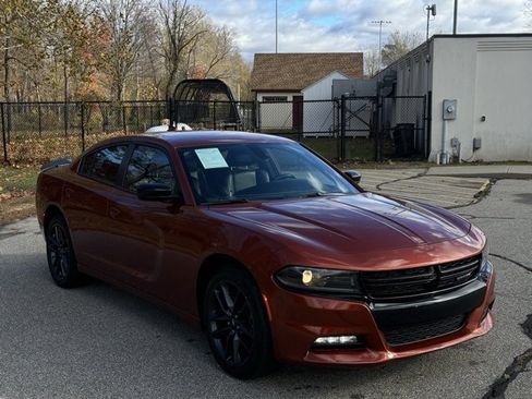 Used 2022 Dodge Charger SXT w/ Plus Group image 3