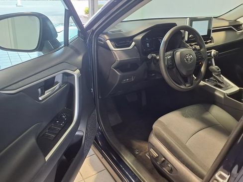 Used 2025 Toyota RAV4 XLE AWD/4WD image 6