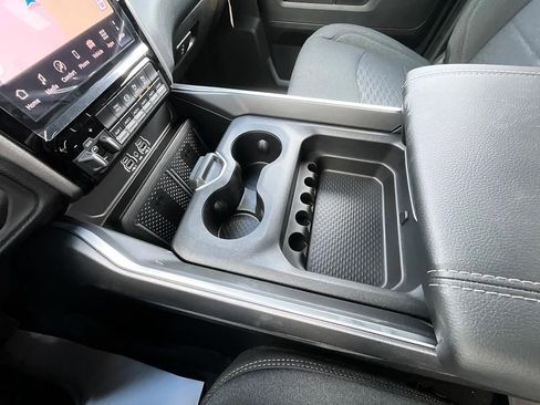 New 2026 RAM 3500 Big Horn AWD/4WD image 27