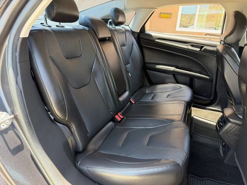 Used 2015 Ford Fusion Titanium FWD image 22