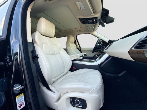 Used 2016 Land Rover Range Rover Sport HSE image 31