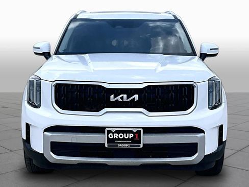Used 2024 Kia Telluride EX w/ EX Captain's Chair Package FWD image 4