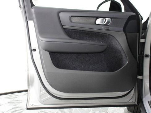 Certified 2023 Volvo C40 Recharge Core w/ Climate Package image 17