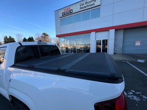 Used 2022 Toyota Tacoma SR w/ SR Convenience Package image 3