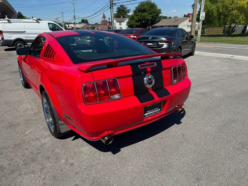 Used 2006 Ford Mustang GT Premium RWD image 12