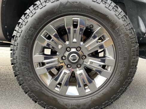 Used 2018 Nissan Titan Platinum Reserve image 39