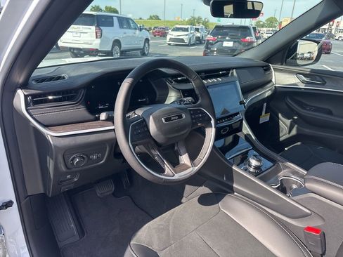 New 2026 Jeep Grand Cherokee L 4WD image 8