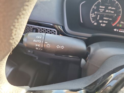 Used 2023 Honda Civic LX image 28