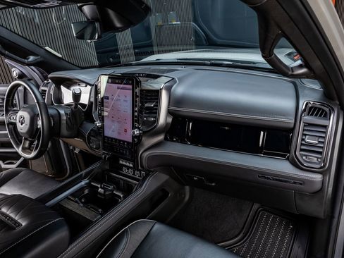 Used 2025 RAM 3500 Limited AWD/4WD image 18