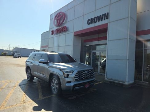 Used 2023 Toyota Sequoia Capstone AWD/4WD image 1