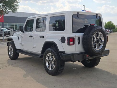 Used 2022 Jeep Wrangler Unlimited Sahara w/ Cold Weather Group AWD/4WD image 5