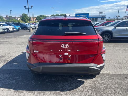 Used 2025 Hyundai Kona SEL AWD/4WD image 6
