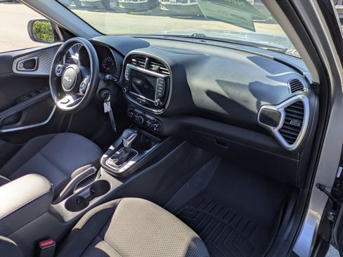 Used 2022 Kia Soul LX w/ Technology Package FWD image 37