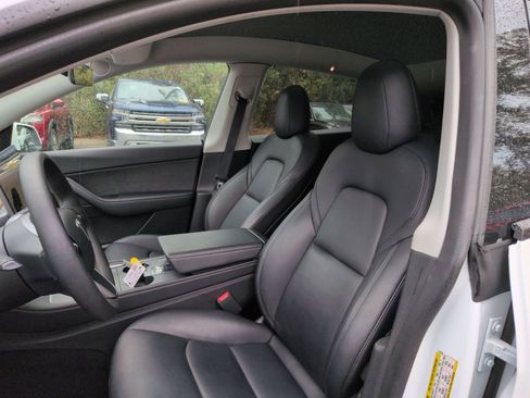 Used 2022 Tesla Model Y Performance image 19