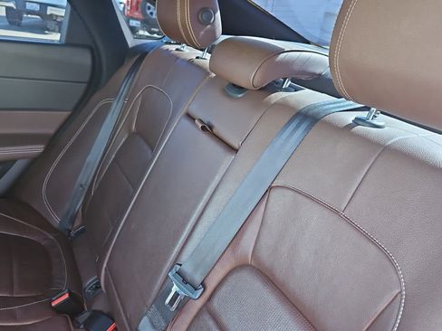 Used 2016 Jaguar XF R-Sport image 11