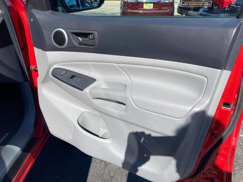 Used 2013 Toyota Tacoma V6 4x4 4dr Double Cab 5.0 ft S image 36